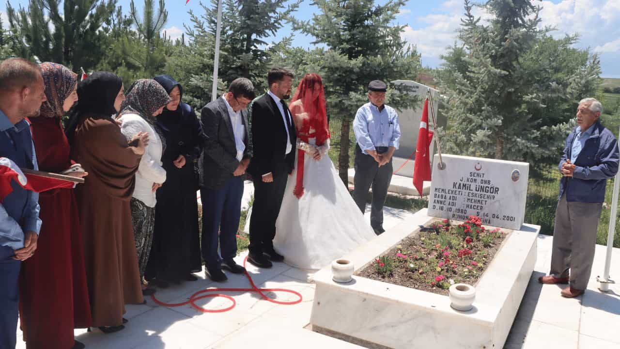 En Mutlu Gününde Ismini Aldığı Şehit Amcasını Unutmadı1