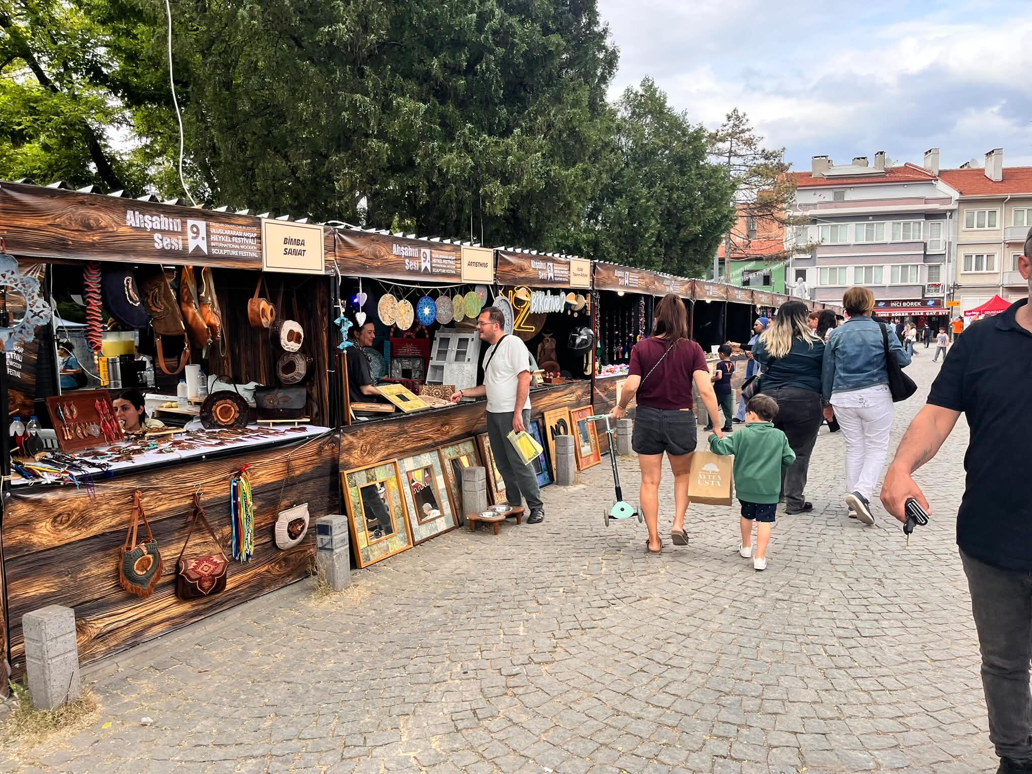 Eskisehir Ahsap Heykel Festivalinin Ikinci Gununde De Yogunluk Yasandi1
