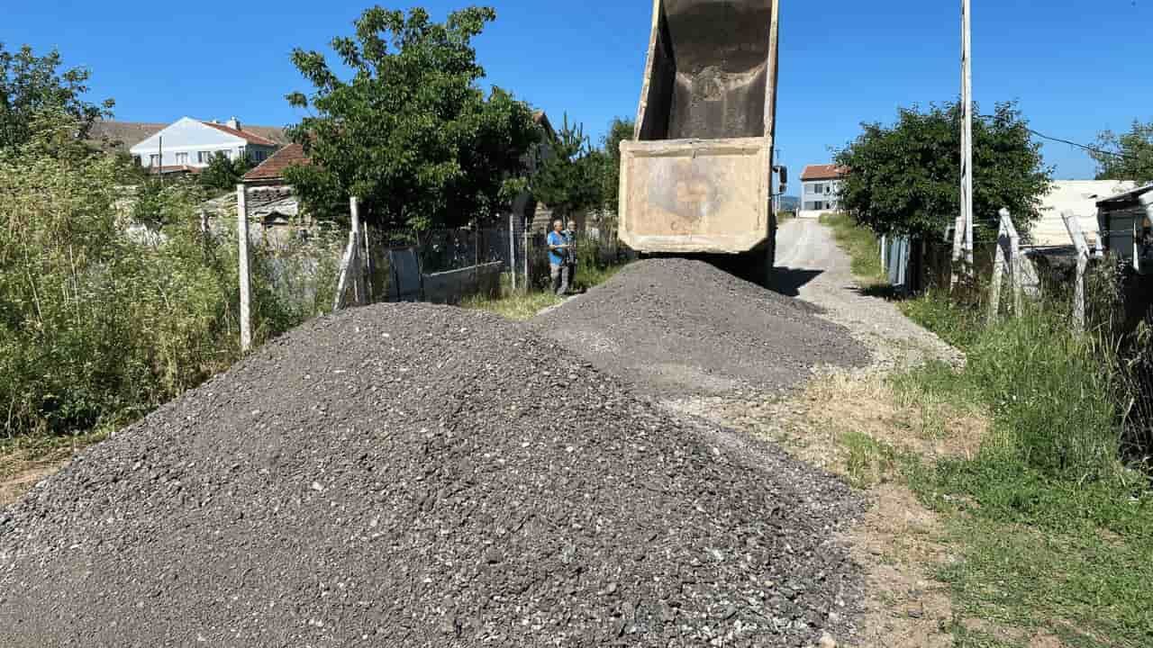 İnönü'de Yol Bakım Ve Düzenleme Çalışmaları Sürüyor