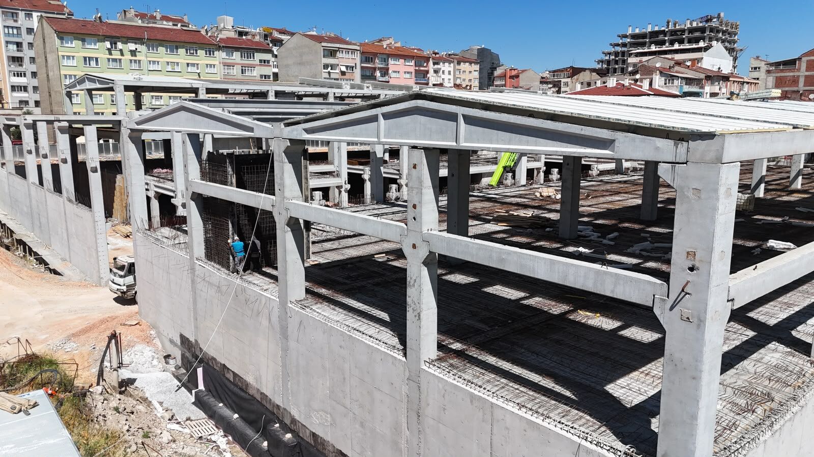 Kurtuluş Kapali Pazar Yeri̇’nde Çalişmalar Hizla Sürüyor (6)