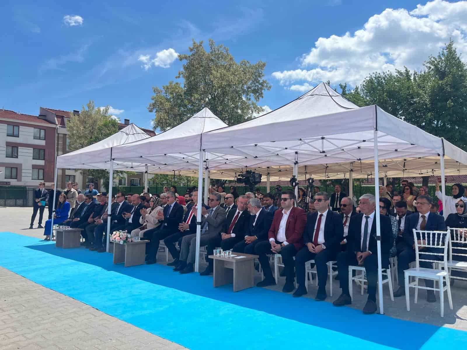 Cevat Ünügür İlkokulu düzenlenen törenle hizmete açıldı-1
