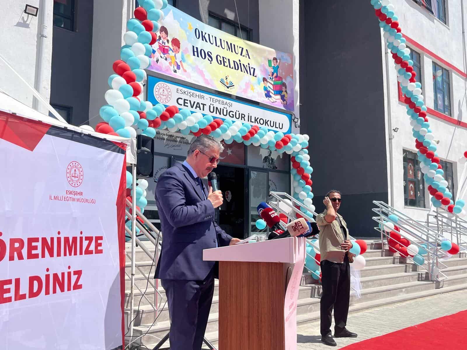 Cevat Ünügür İlkokulu düzenlenen törenle hizmete açıldı