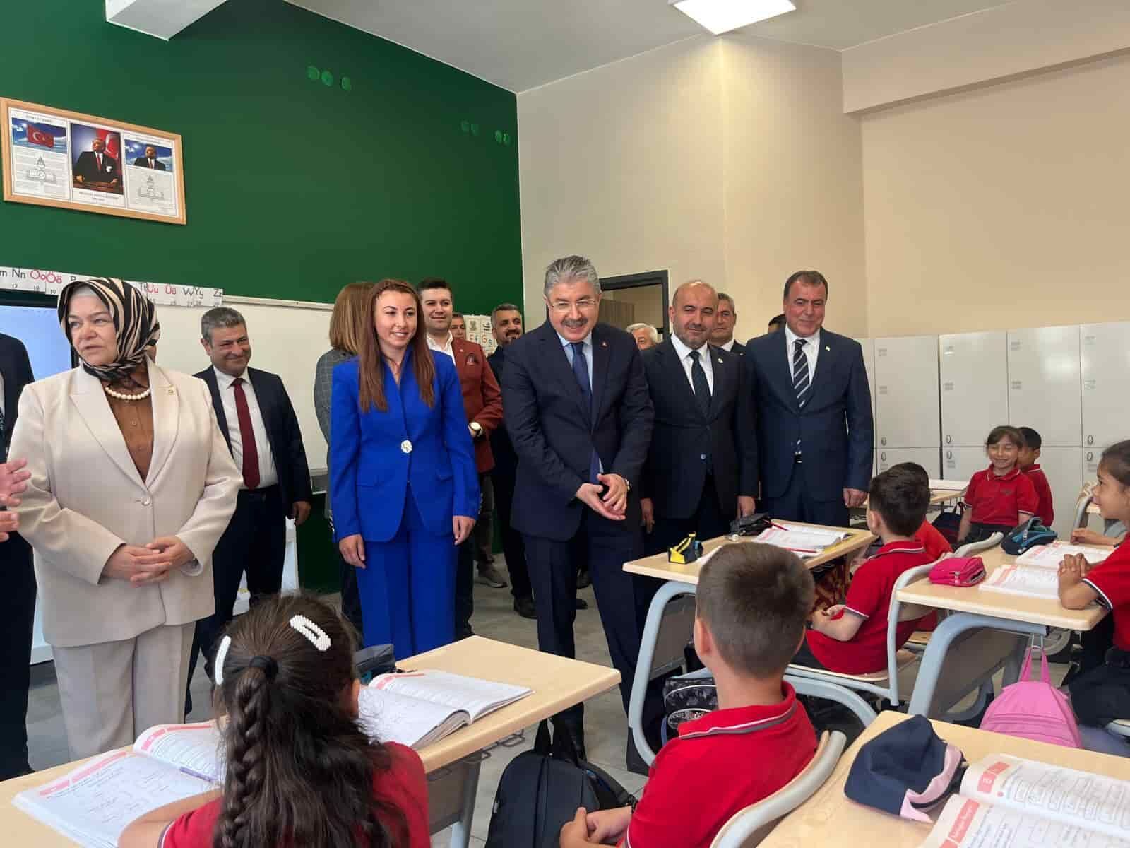 Cevat Ünügür İlkokulu düzenlenen törenle hizmete açıldı-2