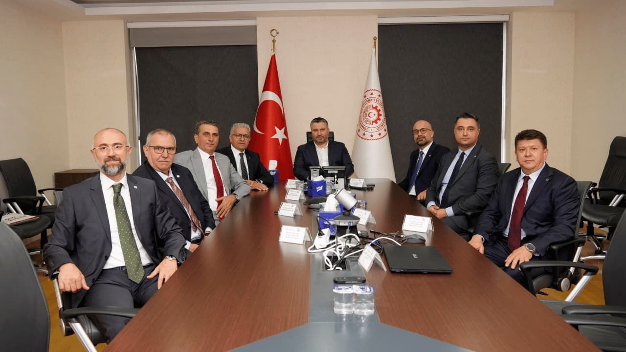 1Eski̇şehi̇r Osb'ni̇n Yeni̇ Dönem Projeleri̇ Ve Yatirimlari Görüşüldü