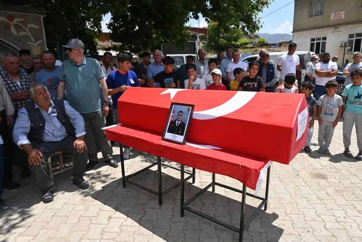 Uzman çavuş senelik izne geldiği memleketinde hayatını kaybetti