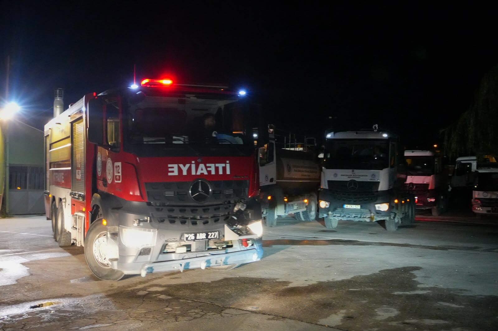 Eskisehir Itfaiyesi Aydin Cinedeki Orman Yanginina Destek Icin Yola Cikti3