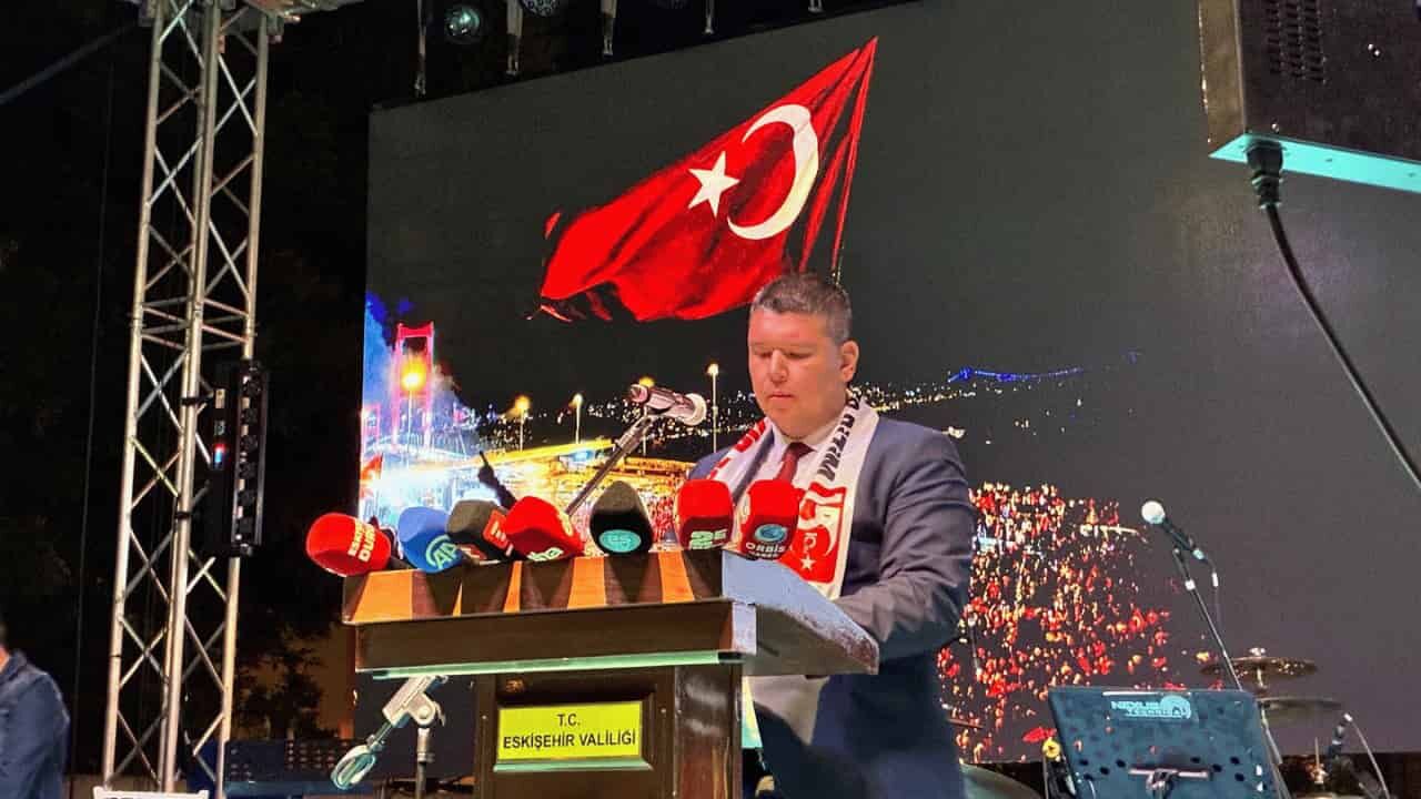 Eskişehir'de Binlerce Kişi 15 Temmuz'un 10'Uncu Yılında Vilayet Meydanı'nda Buluştu (6)