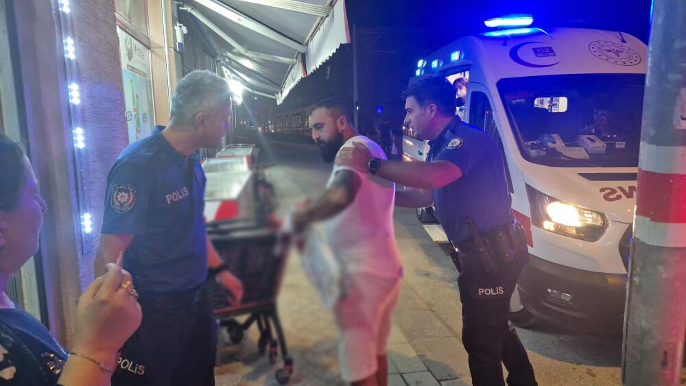 Eskisehirde Esnaf Kavgasinda Kan Akti Bicakla Saldirdi1