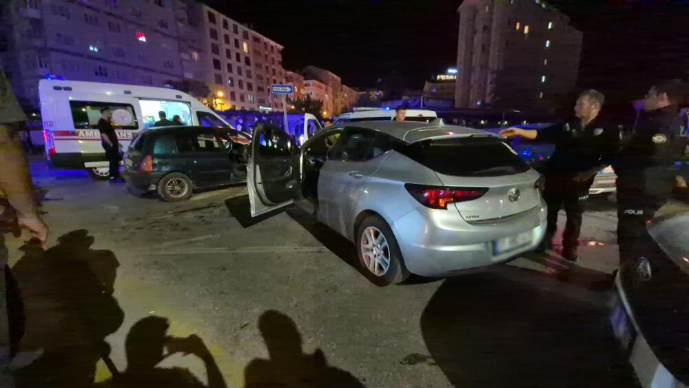 Eskisehirde Gece Yarisi Kaza Yapti Goz Yaslarina Boguldu Alkollu Surucunun Sozleri Sasirtti2 (1)