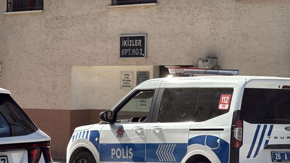 Eskisehirde Koku Ihbarina Giden Ekipler Cansiz Bedenle Karsilasti2