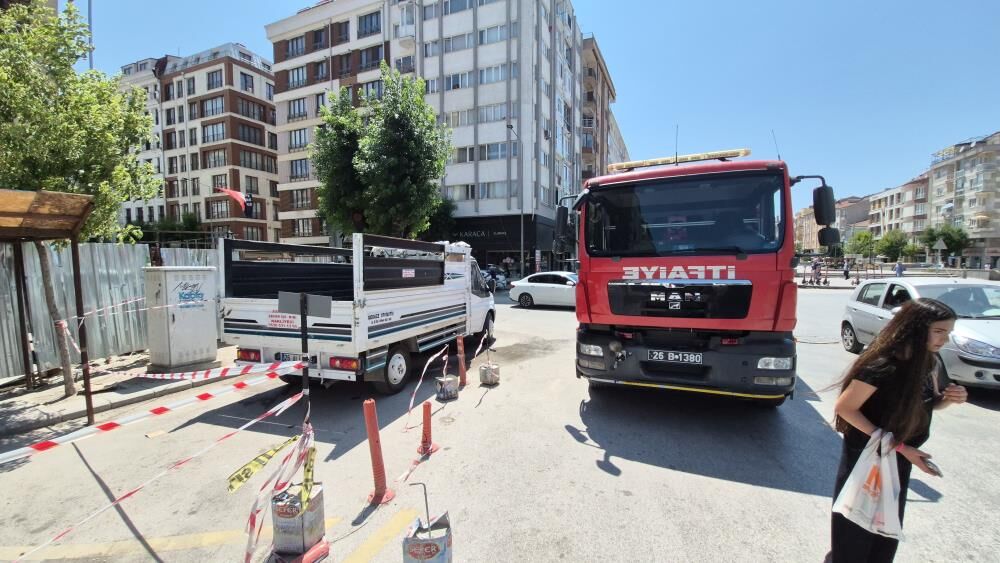 Eskisehirde Navigasyon Cihazi Patladi Park Halindeki Arac Alev Aldi3