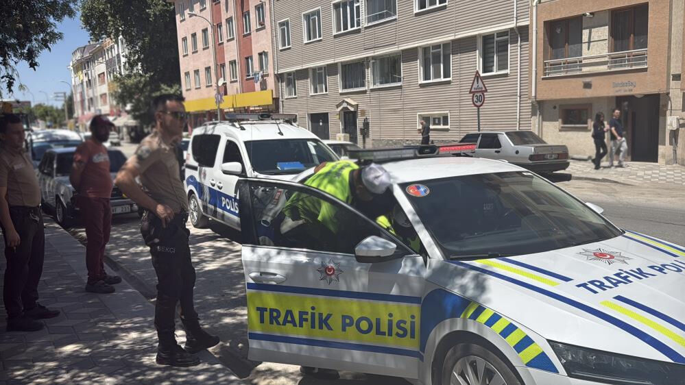 Eskisehirde Sahte Plakali Kamyonetin Surucusune Para Cezasi1