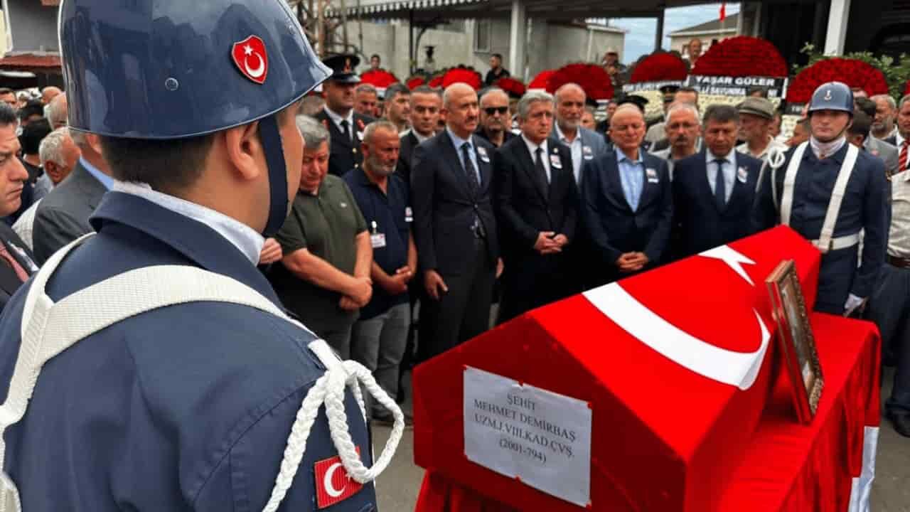Eskişehir'de Şehit Düşen Jandarma Uzman Çavuş Mehmet Demirbaş Edebiyete Uğurlandı (1)