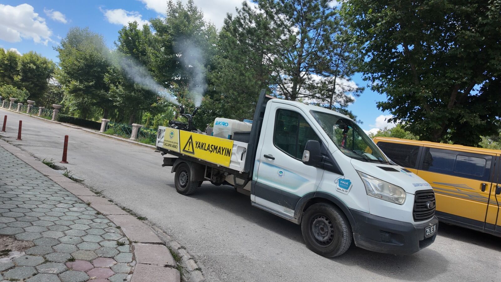 Eskisehirde Sokak Sokak Ilaclama Calismalari Basladi1