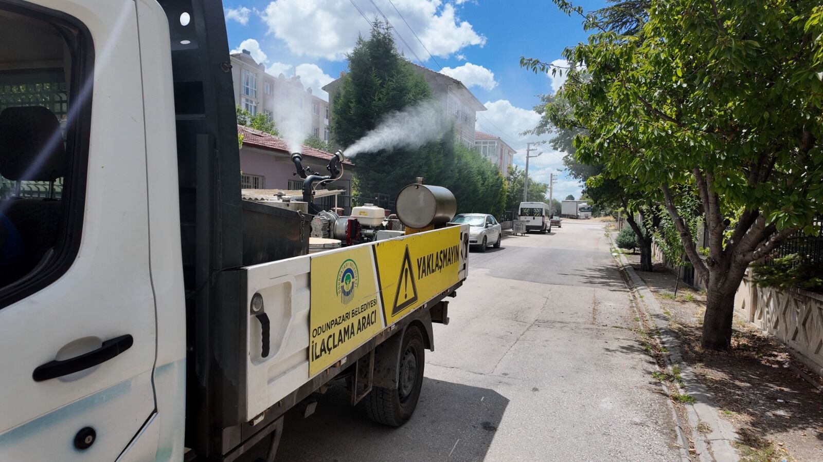 Eskisehirde Sokak Sokak Ilaclama Calismalari Basladi3
