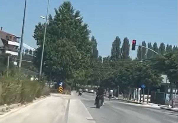 Eskisehirde Tehlike Sacan Motosikletli Surucu1