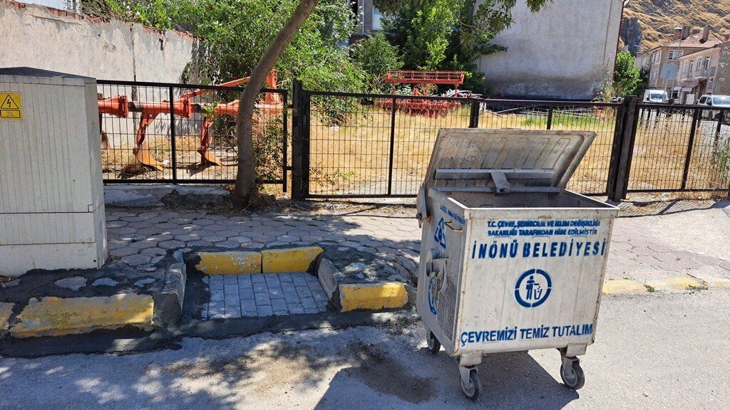 Inonude Altyapi Ve Cevre Duzenleme Calismalari Suruyor 14
