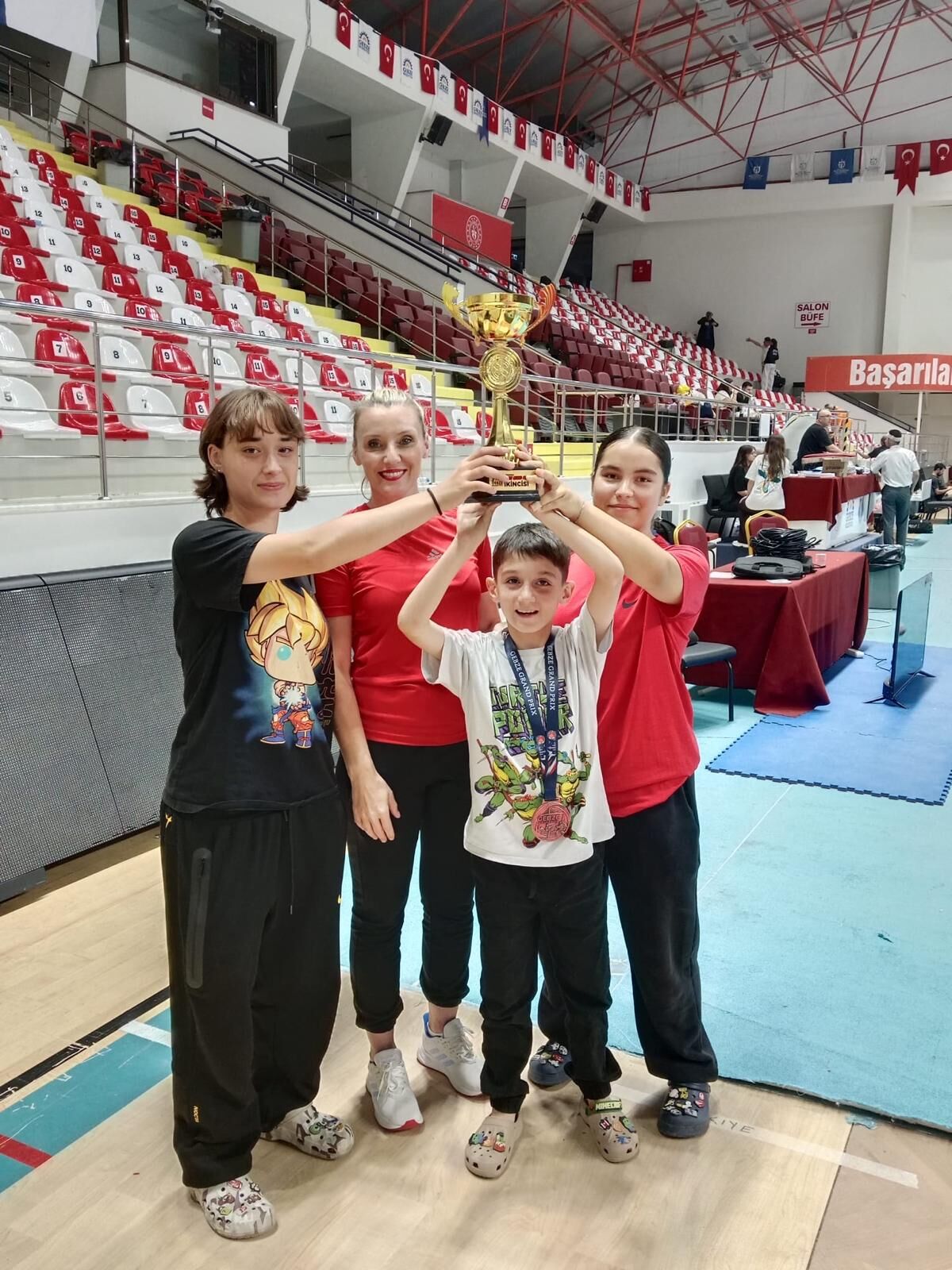 Karate Antrenoru Arzu Kabal Sampiyon Oldu2