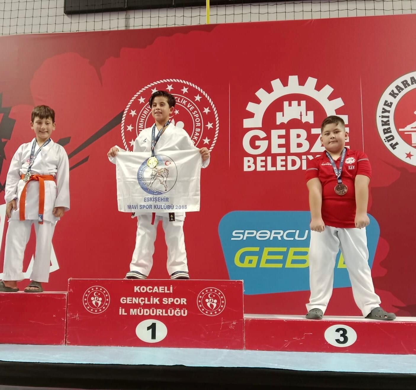 Karate Antrenoru Arzu Kabal Sampiyon Oldu5