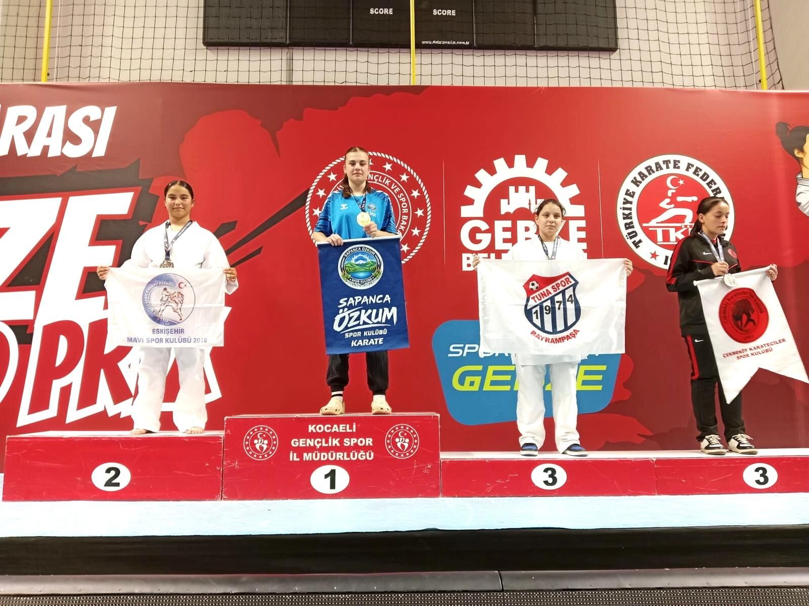 Karate Antrenoru Arzu Kabal Sampiyon Oldu7