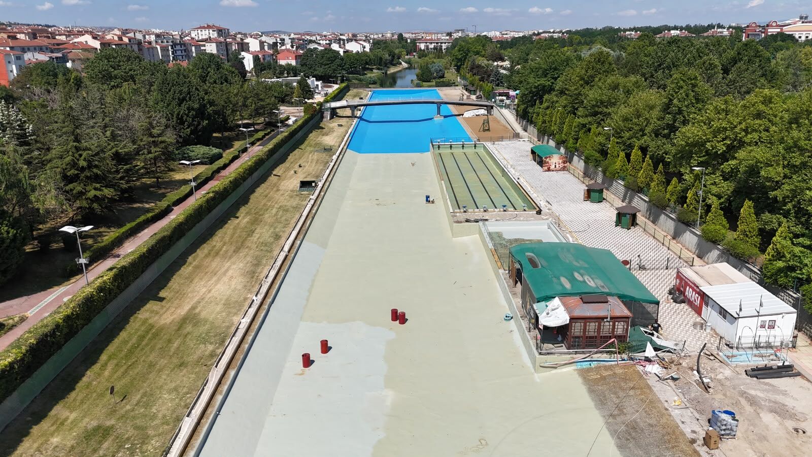 Kentpark Yapay Plaji'nda Kapsamli Yeni̇leme (1)