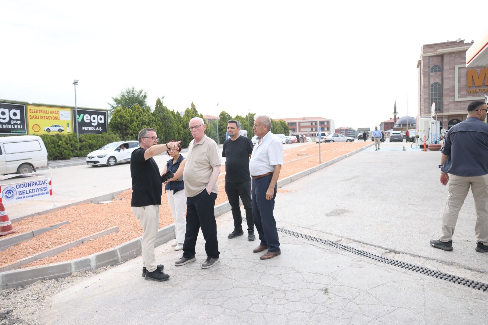 Kızılyer’de Park Yapımı Ve Peyzaj Çalışmaları Sürüyor (1)