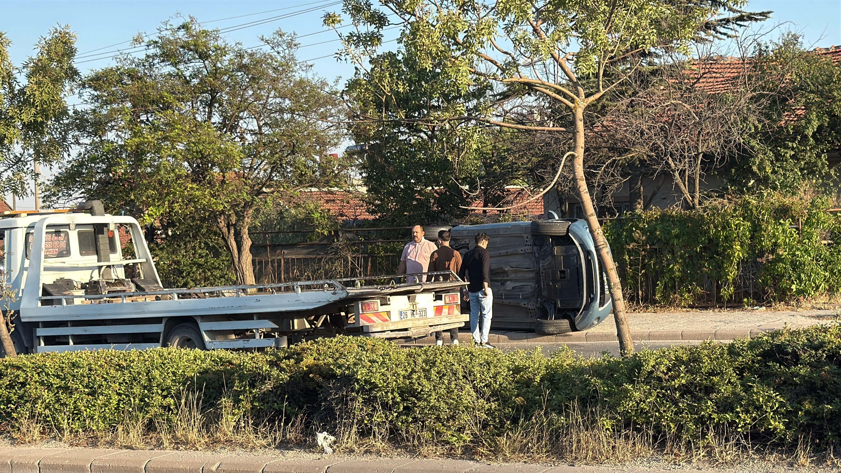 Otomobil Yan Yattı (1)