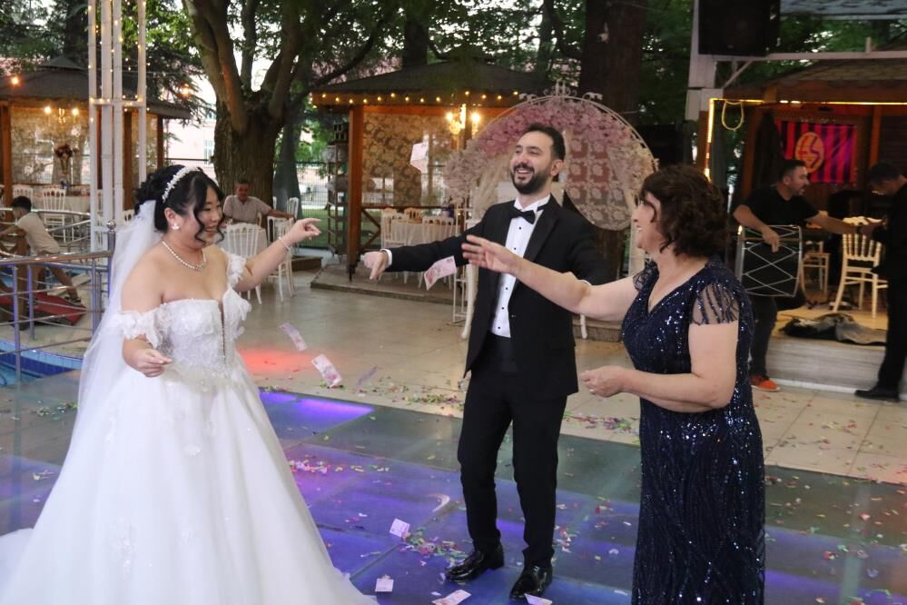 Tayvanli Gelin Aski Turkiyede Buldu Eskisehirde Evlendiler1