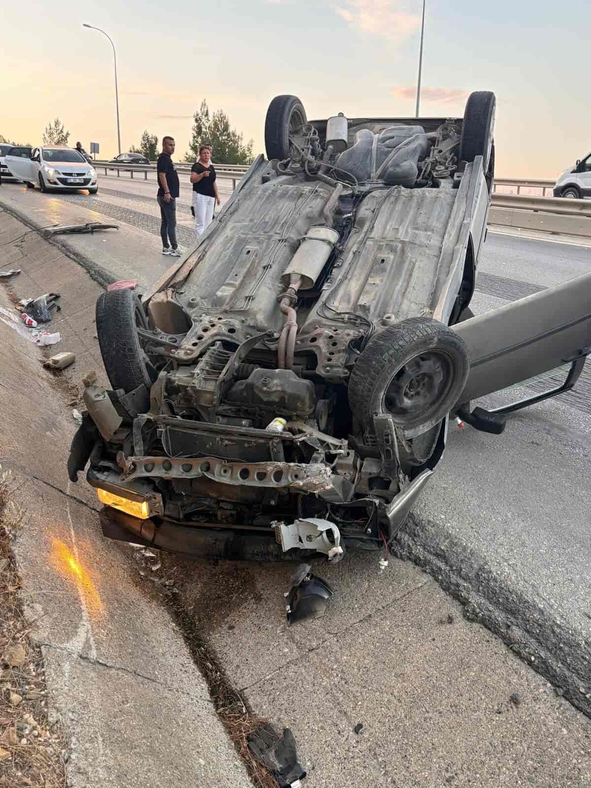 Bilecik'te otomobil ters döndü: 1 yaralı