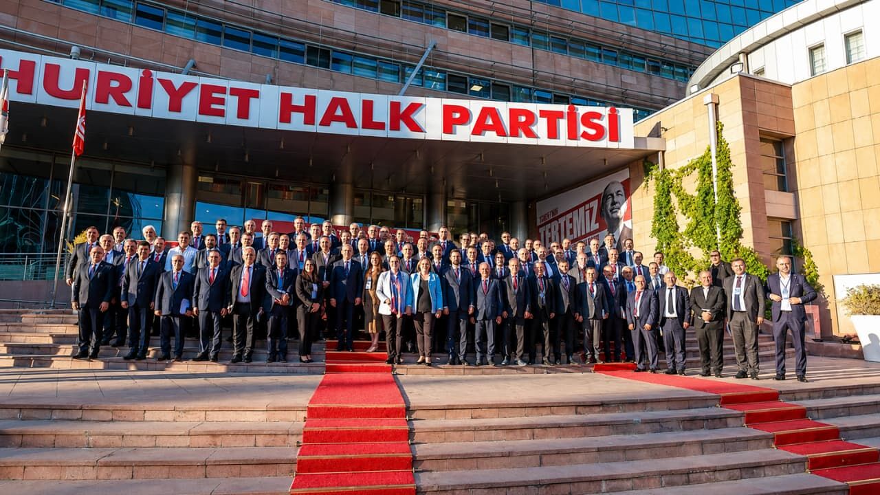 C H P Toplantı