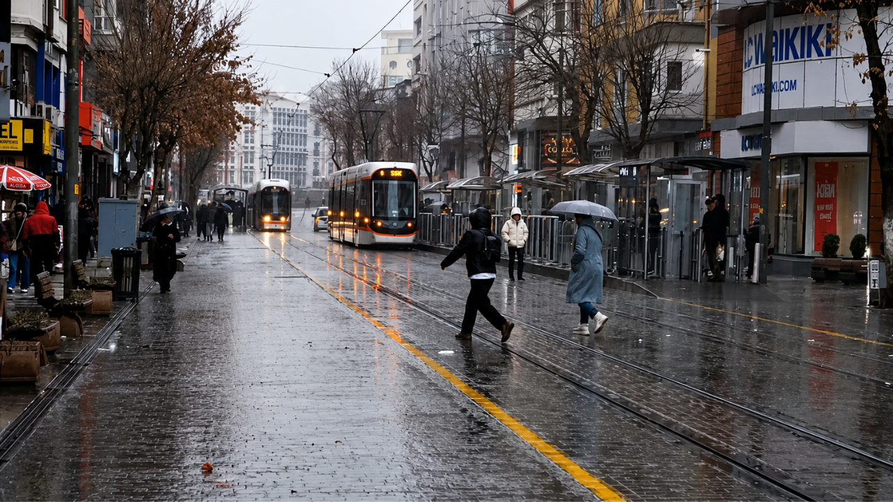 Eskişehir'de yağış sebebiyle tramvay seferleri durdu