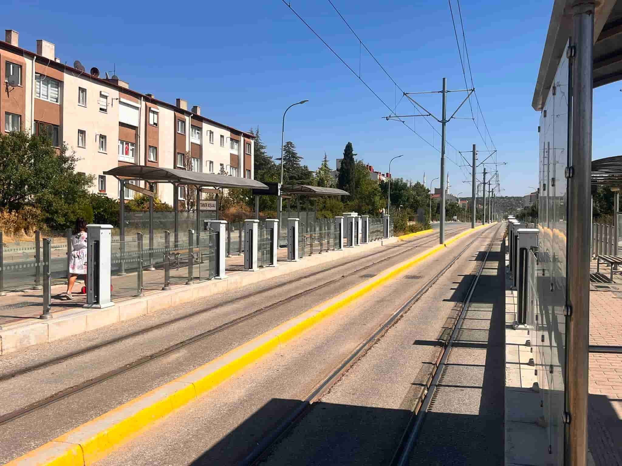 Eskişehir'de 3 Gencin Öldüğü Caddede Ihlaller Sürüyor Muhtardan Önlem Çağrısı (1)