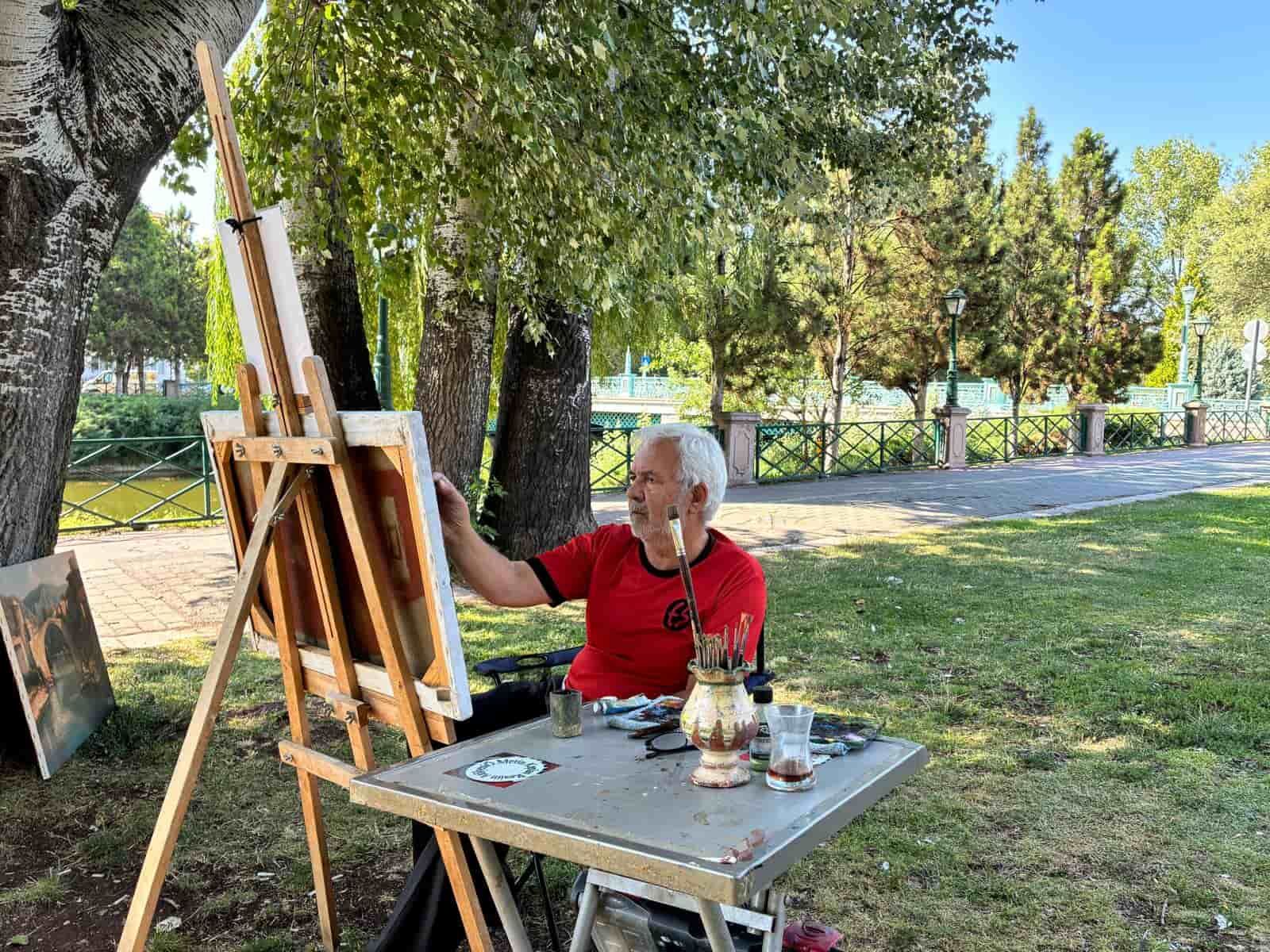 Eskişehir’de Emekli Öğretmen Sanat Atölyesini Kanlıkavak Parkı’na Taşıdı (2)