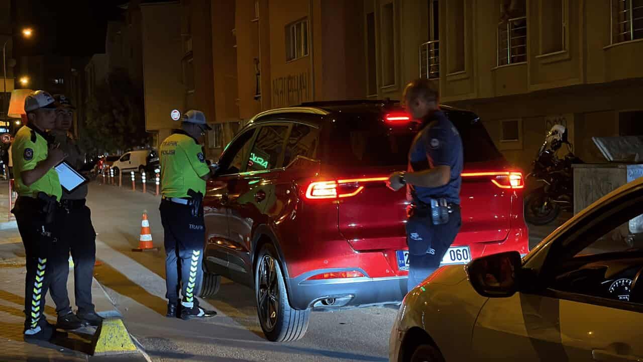 Eskişehir’de Vatandaşları Canından Bezdirmişlerdi Polis Düğmeye Bastı (1)