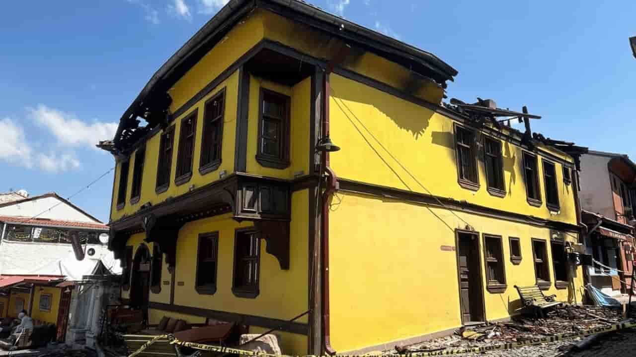 Eskişehir'de Yanan Tarihi Kafenin Sahibi Konuştu Kendi Ellerimle Yapmıştım, Yine Yapacağım