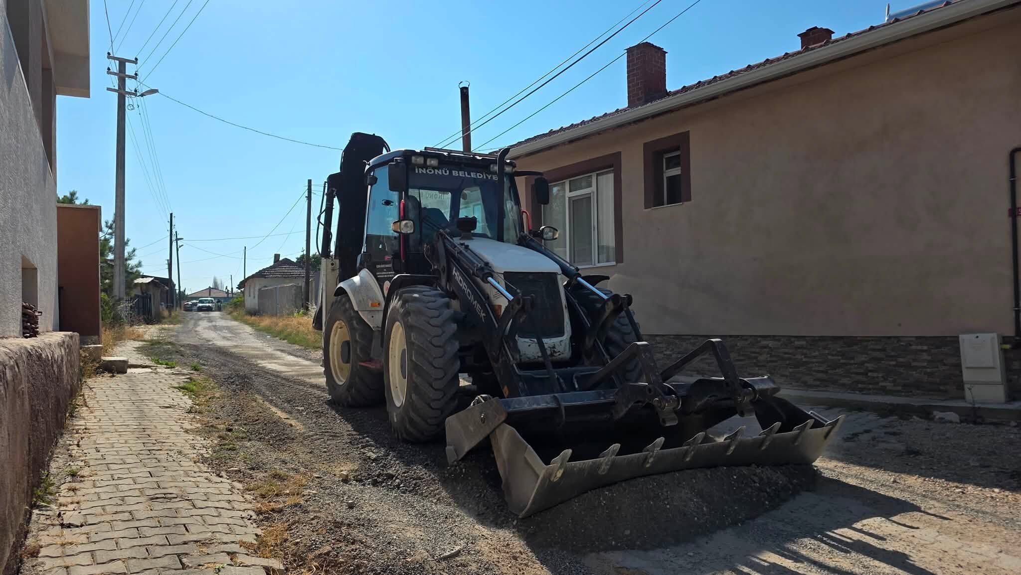Oklubalı’da bozuk yollar için çalışma başladı