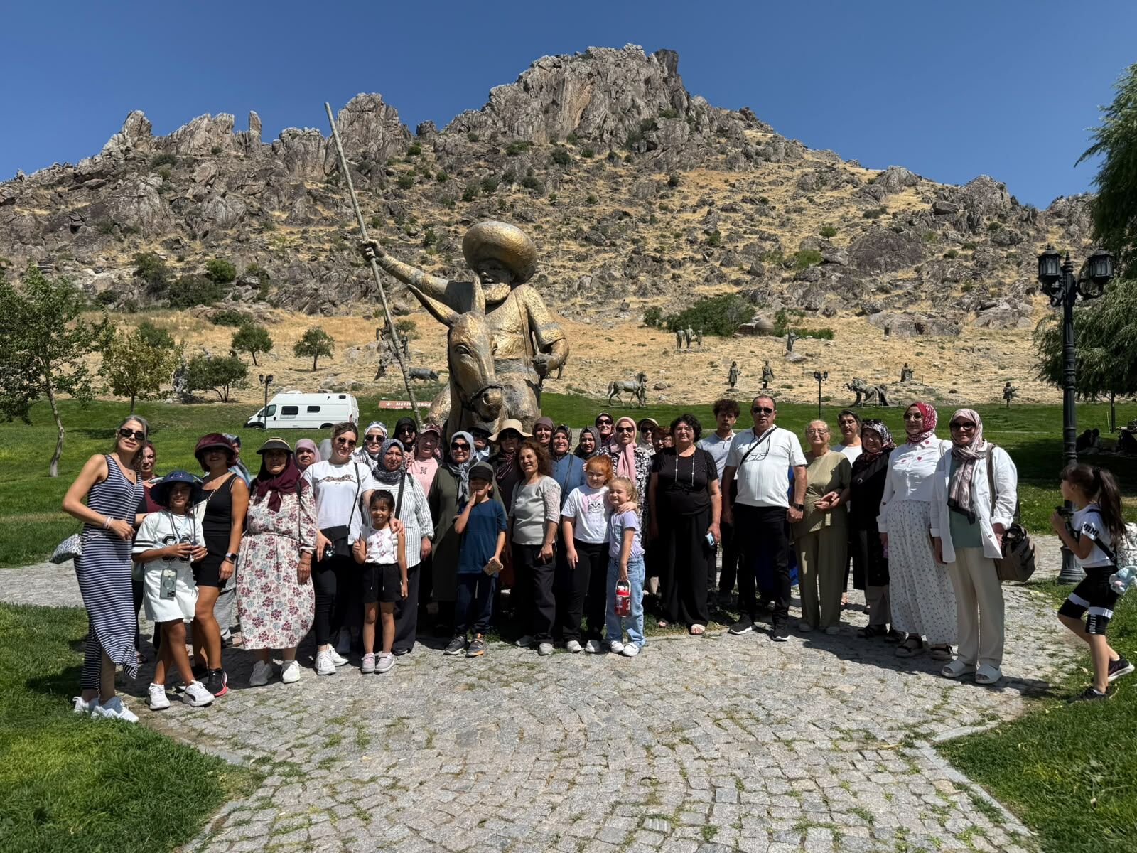 Kadinlar Eski̇şehi̇r’i̇n Tari̇hi̇ Ve Kültürel Zengi̇nli̇kleri̇ni̇ Keşfedi̇yor (11)