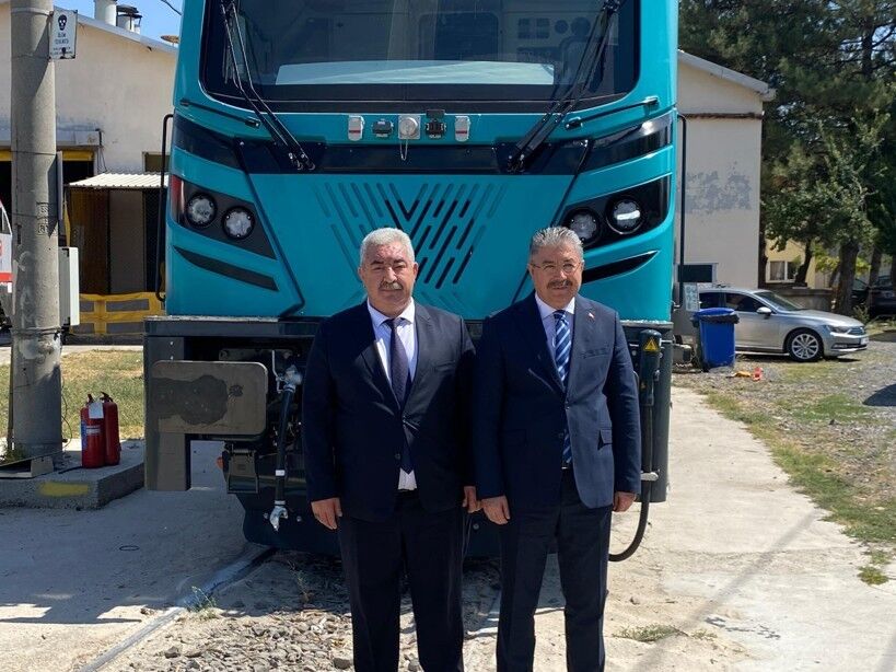 Vali Yılmaz, Yerli Ve Milli Elektrikli Lokomotif E5000'I Sürdü (1)