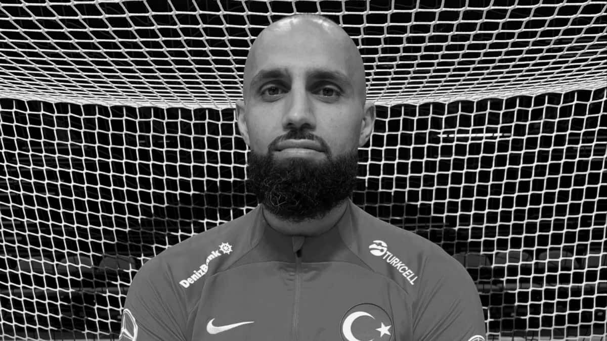 Milli futbolcu 34 yaşında hayatını kaybetti