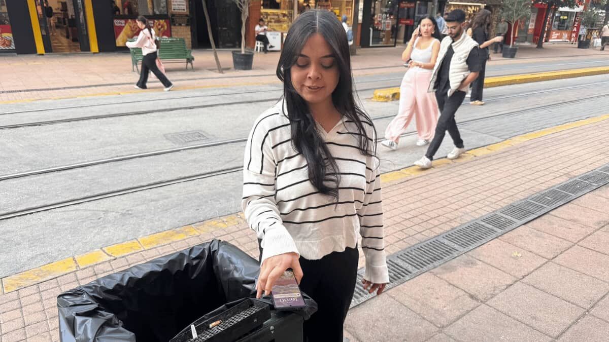 Çöp Kutusunun Üzerinde Unutulan Telefon 4 Dakikada Çalındı