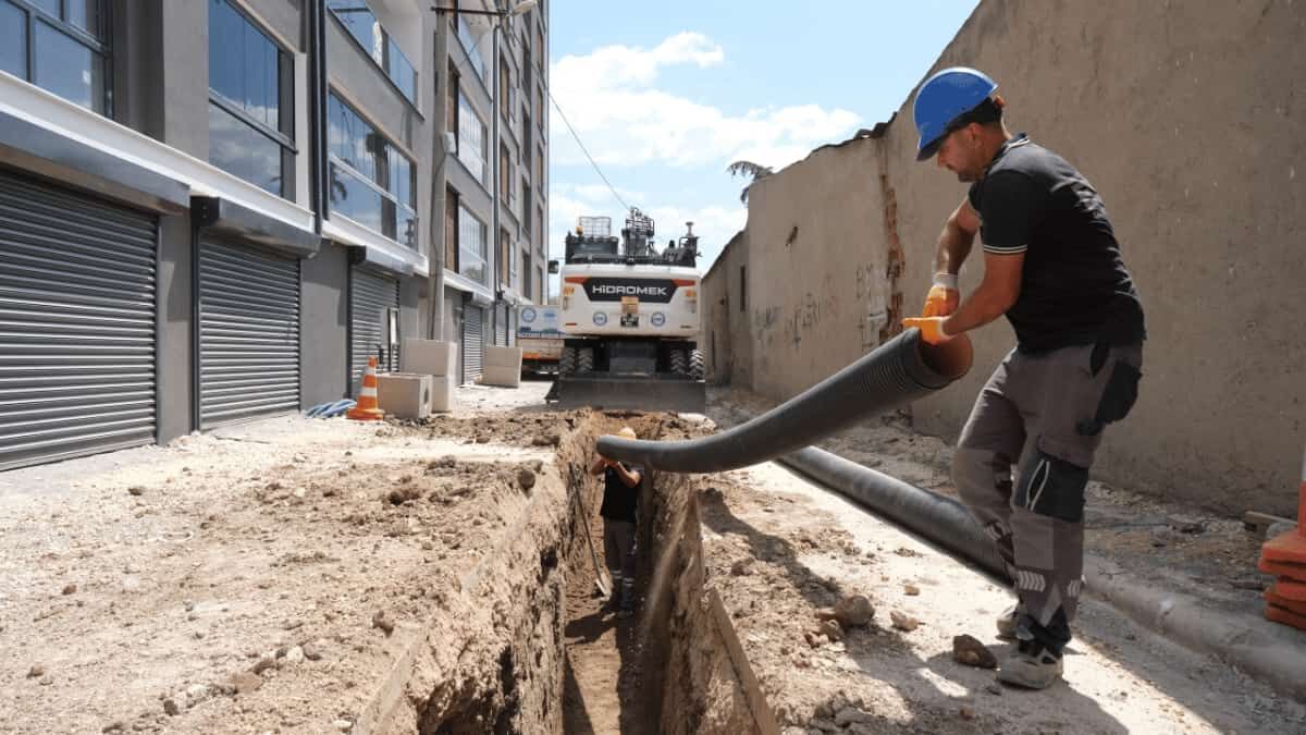 Eski̇ 2 Mahallede Kanalizasyon Hatlarını Tamamladı1