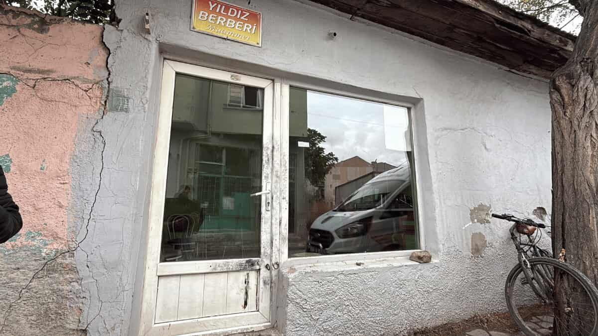 Eskişehir'de Berber Dükkanını Kundaklama Girişimi1