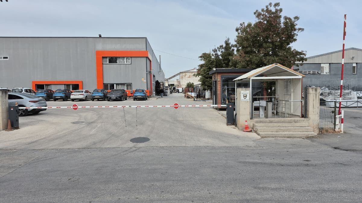 Eskişehir'de Yüksekten Düşen Kişi Hayatını Kaybetti1