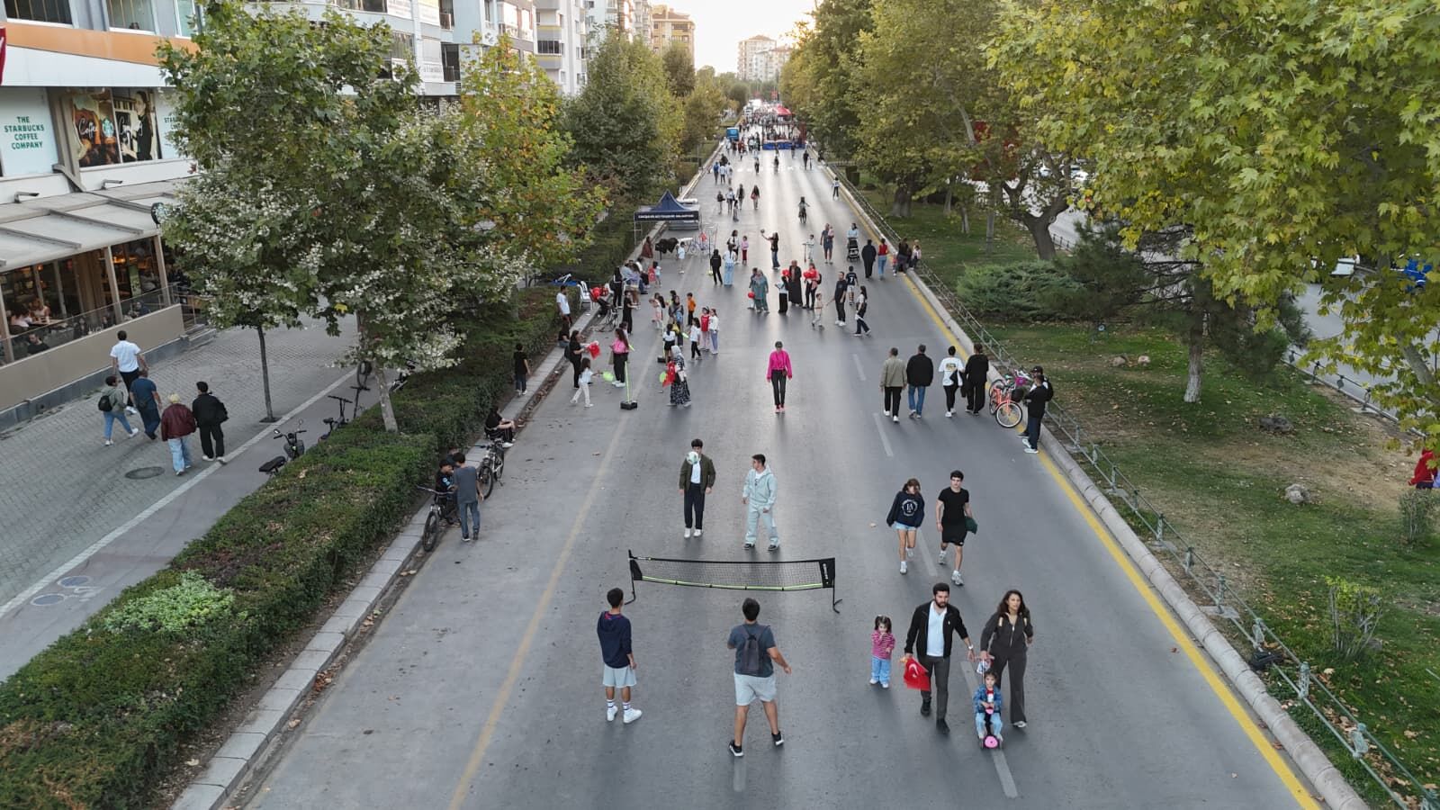 Eski̇şehi̇r’i̇n “Arabasiz Pazar” Uygulamasi Türki̇ye’ye Örnek Oldu (5)