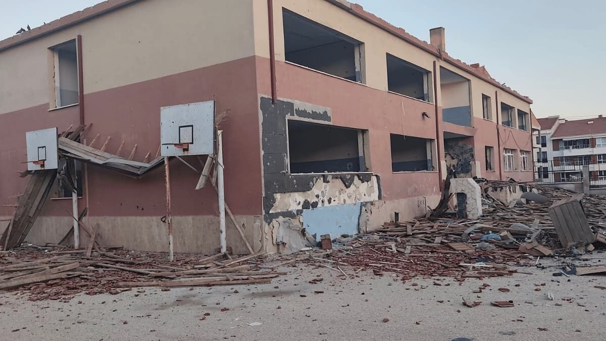 Depreme dayanıksız çıkmıştı: Eskişehir’deki okulun son hali görüntülendi