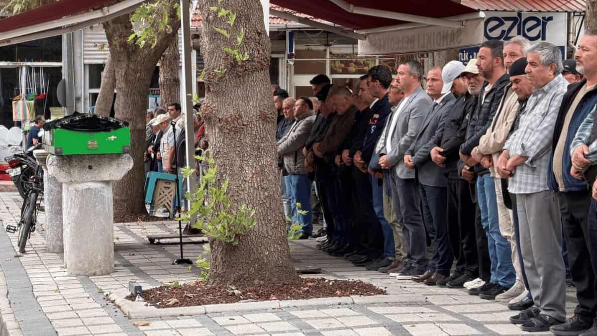 Hayatı Boyunca Girdiği Hiçbir Seçimi Kazanamayan Adam Hayatını Kaybetti1