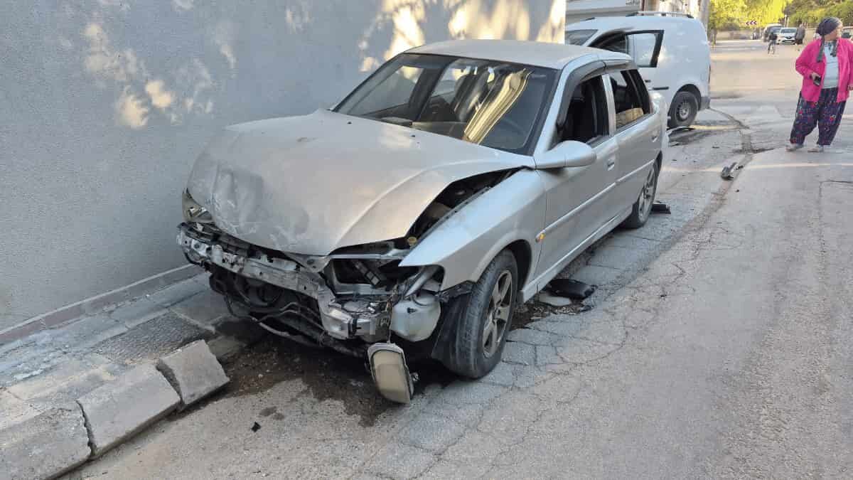 Kaza Sonrası Sürücü Kaçtı1