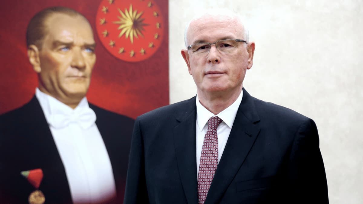 "Gazilerimiz, vatan sevgisini sözle değil, gerektiğinde canını ortaya koyarak göstermiş kahramanlarımızdır"