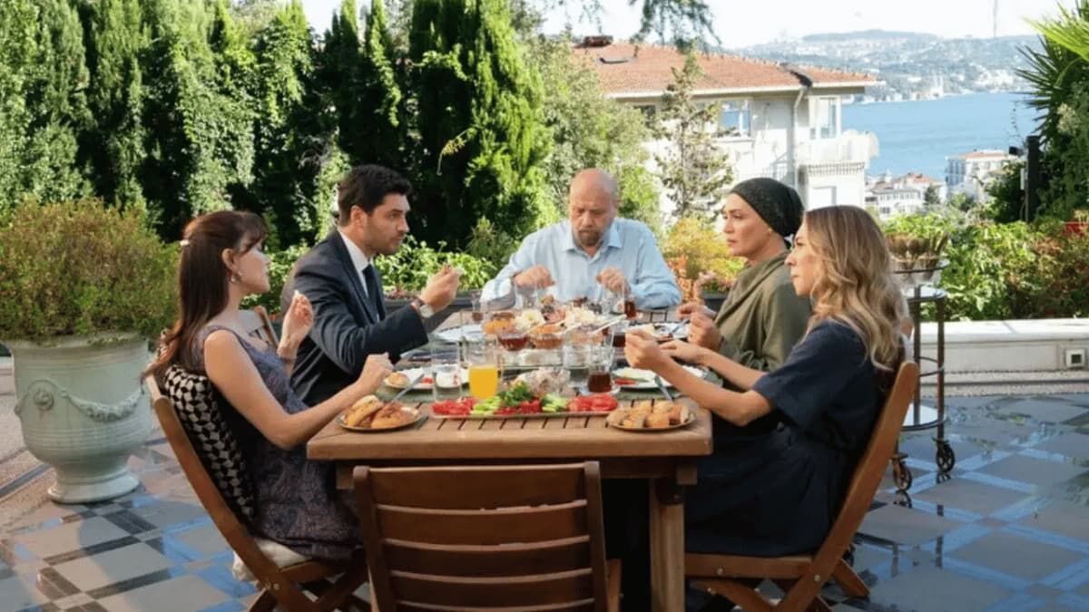 Gönül Dağı ve Kirli Sepeti oyuncusu Oya İloğulları Kızılcık Şerbeti'ne dahil oldu!