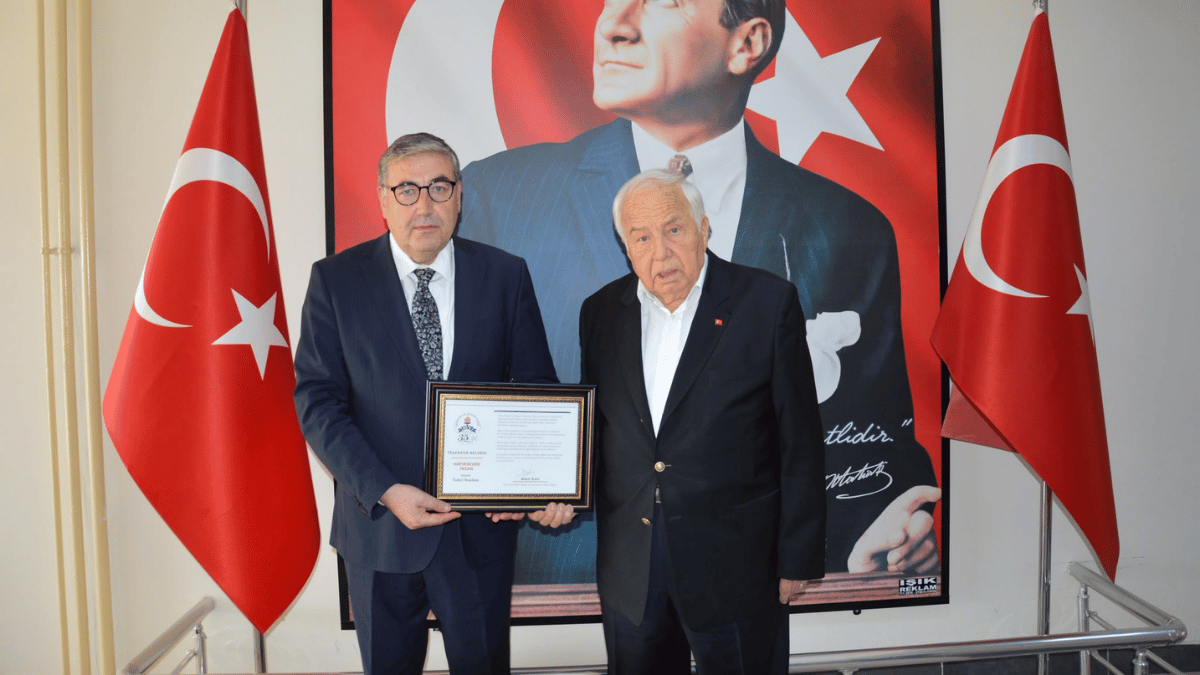 Fahri Keskin'den öğrencilere umut olacak bağış